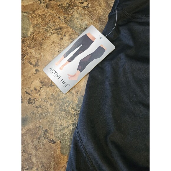 NWT Active Life Athletic capri Leggings Women's Size Medium Black new (A816) - Picture 5 of 10